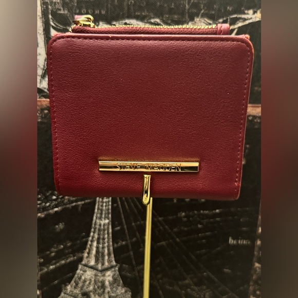 Steve Madden Burgundy Wallet GUC - Picture 1 of 7